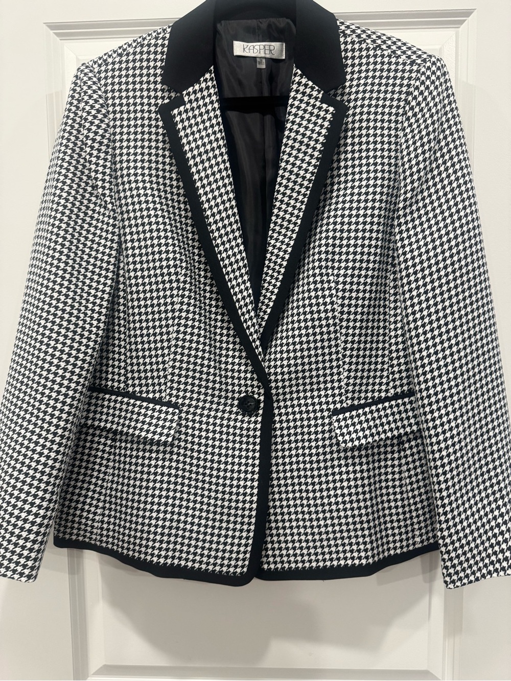 Kasper Black & White Houndstooth Trim Blazer - Picture 2 of 9